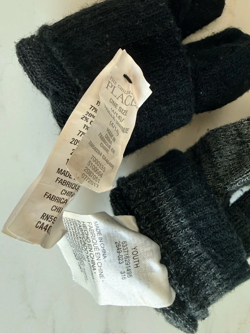 Flame 🔥 Gloves Mittens Boys Children’s Place Black Knit & Nike Gray 2 Pair Youth